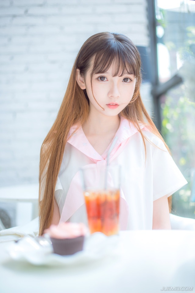 “错。”法正摇了摇头，有些怜悯的看向刘璋：“到现在还没明白吗？他只是一个诱因，若非军中将士早已对你不满，就算真有此事，又怎会十万大军皆叛？这一切，皆因你无能而起。”